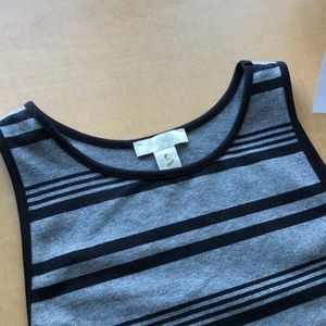 Black and gray striped crop